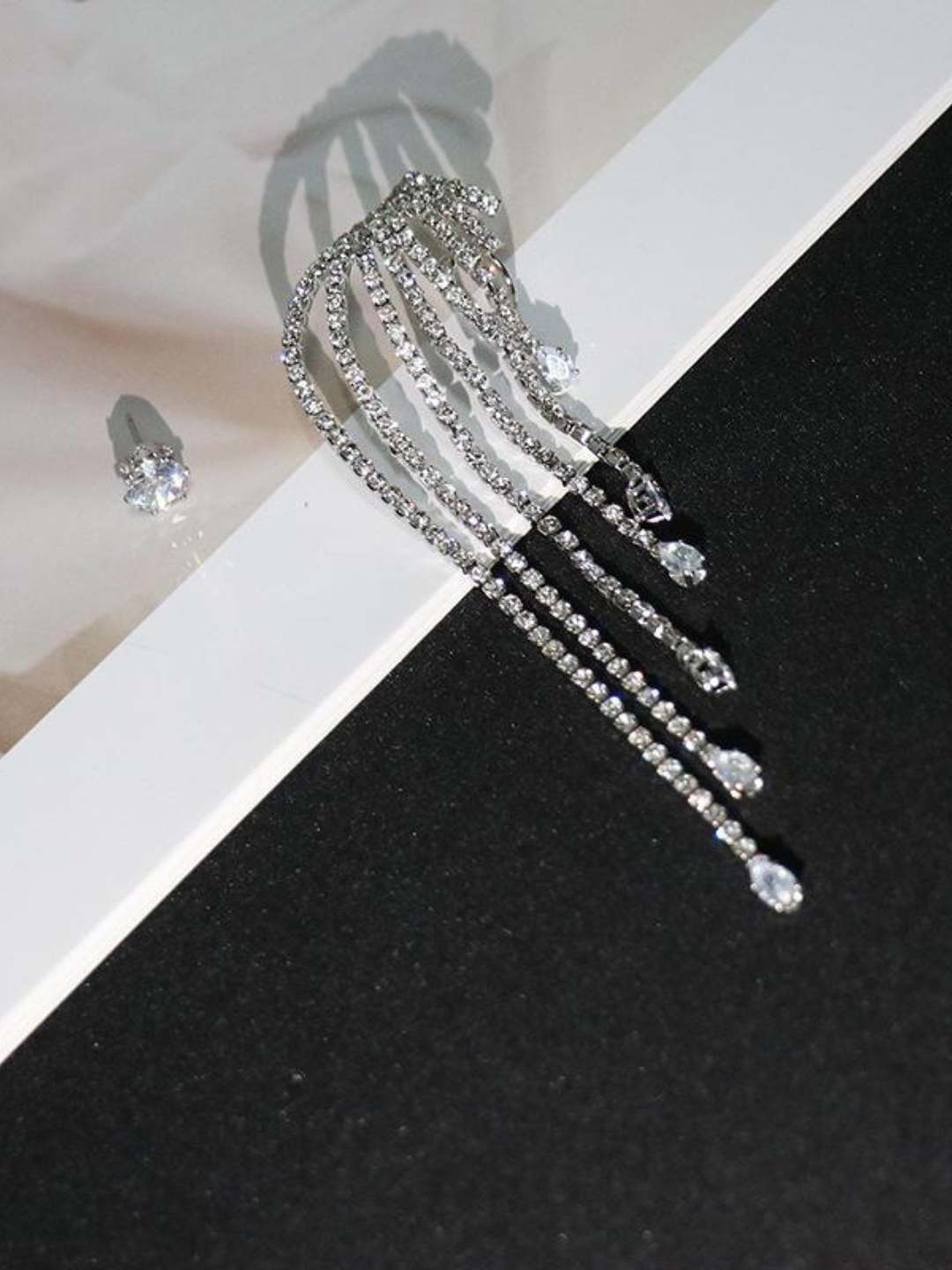 Ishhaara Dangle Trendy Long Clip Earrings