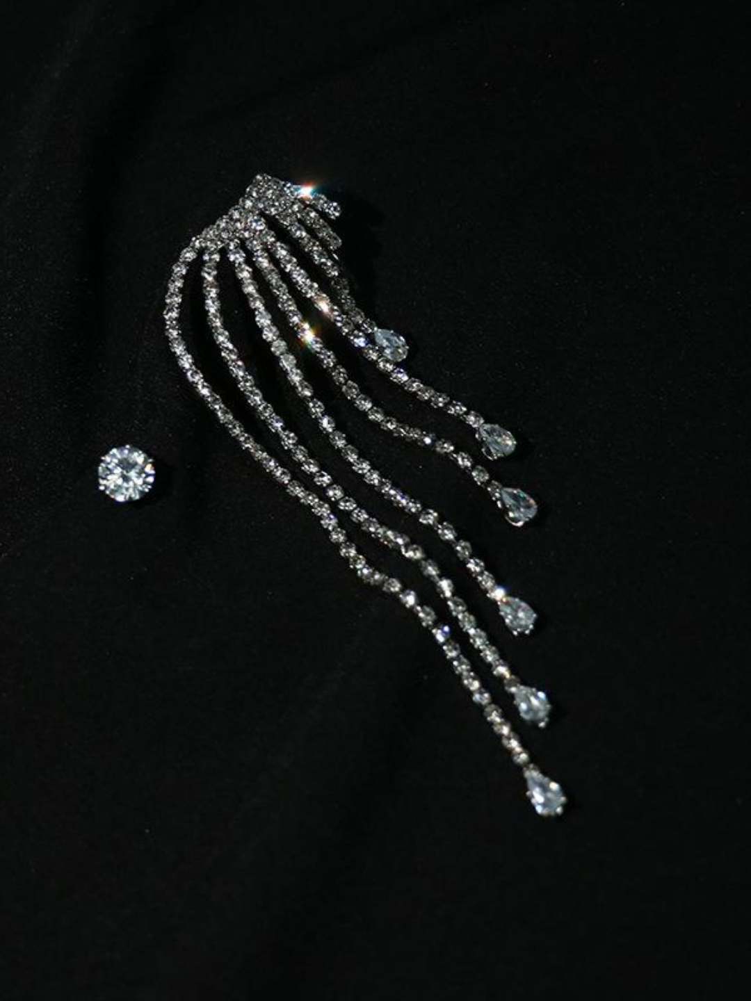 Ishhaara Dangle Trendy Long Clip Earrings