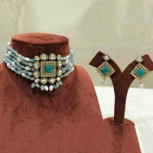 Ishhaara Square Pendant Choker Set
