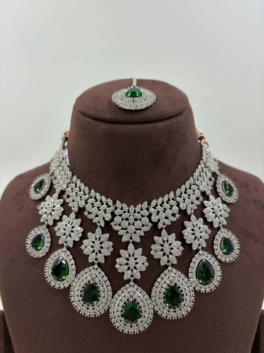 Ishhaara Dark Green American Floral Drop Necklace Set