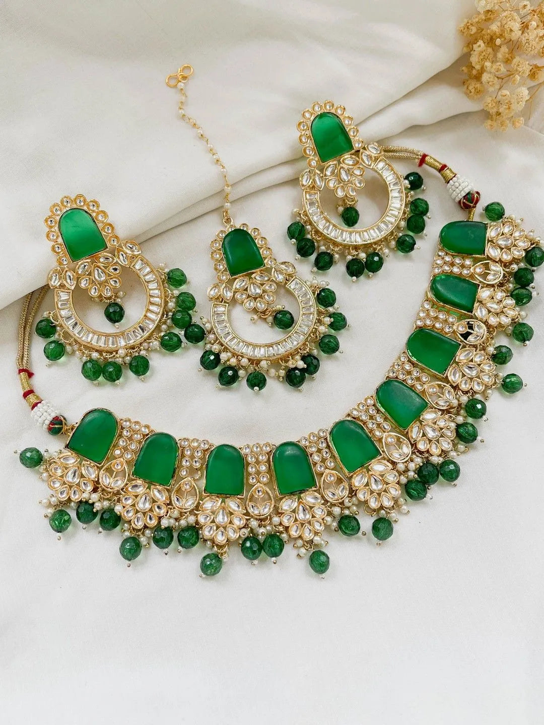 Ishhaara Dark Green Elegant Simple Kundan Choker