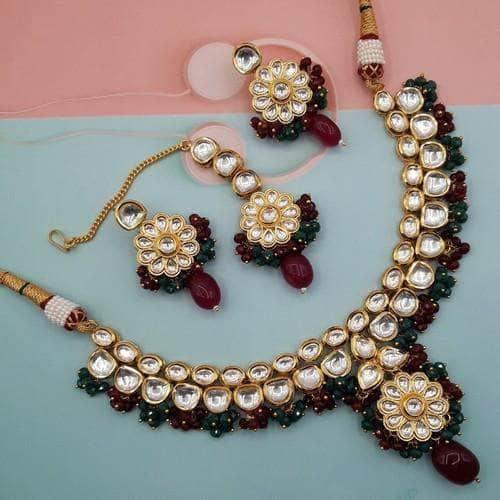 Ishhaara Flower Motif Kundan Necklace Set With Onyx Beads