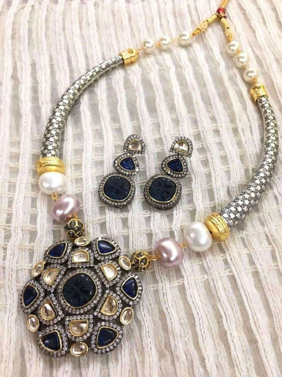 Ishhaara Heavy Torque Necklace