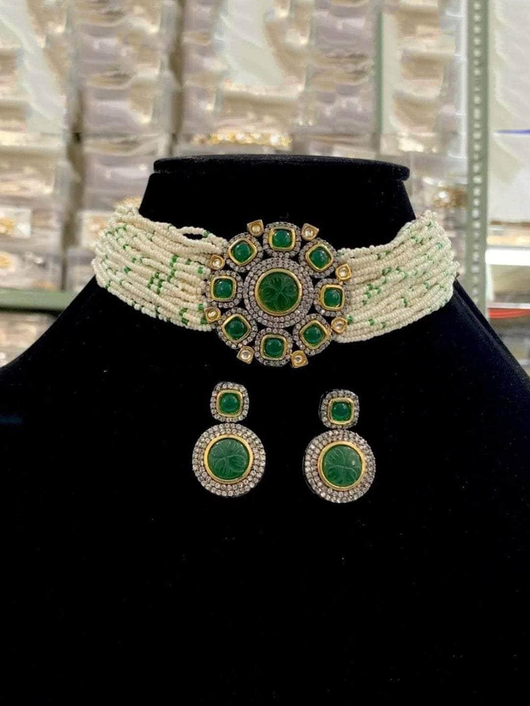 Ishhaara Mysteeva Choker