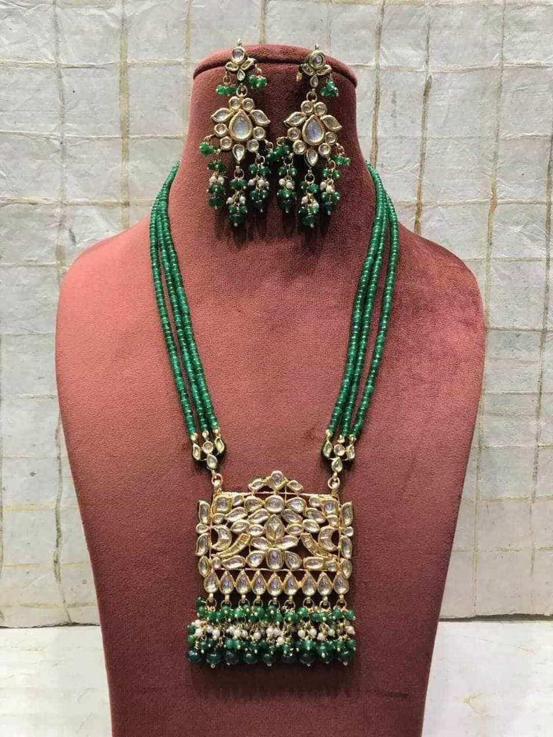 Ishhaara Dark Green Rectangular Kundan Pendant Necklace