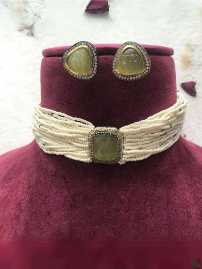 Ishhaara Square Pendant Pearl Choker