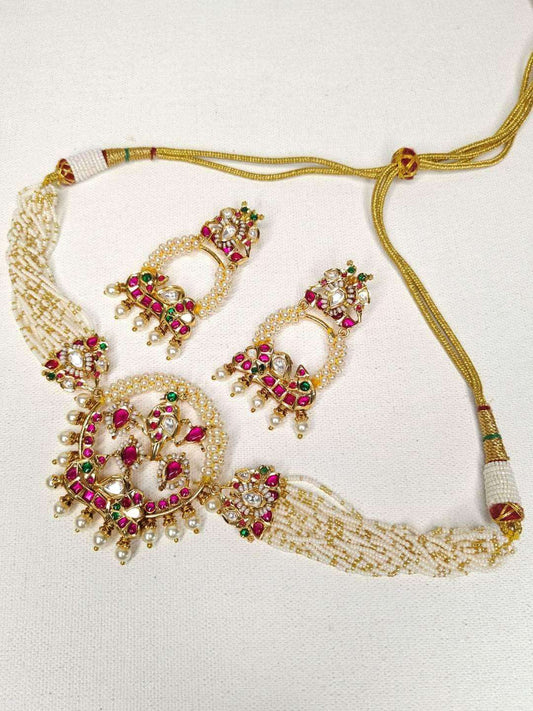 Ishhaara Dazzling Ad Choker Necklace And Earring Set