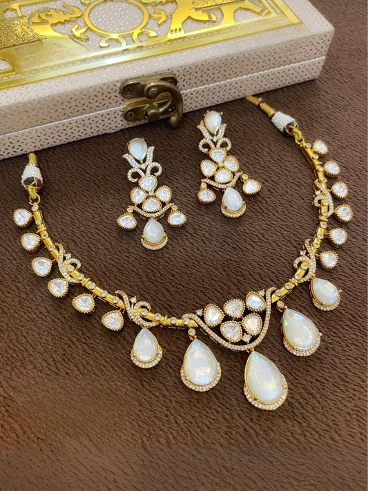 Ishhaara Dazzling Moissanite With Doublet Stone Kundan Choker
