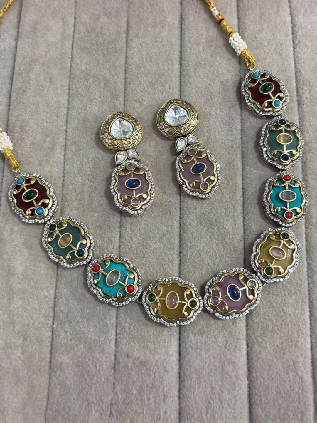 Ishhaara Delicate Victorian Multicolored Statement Necklace