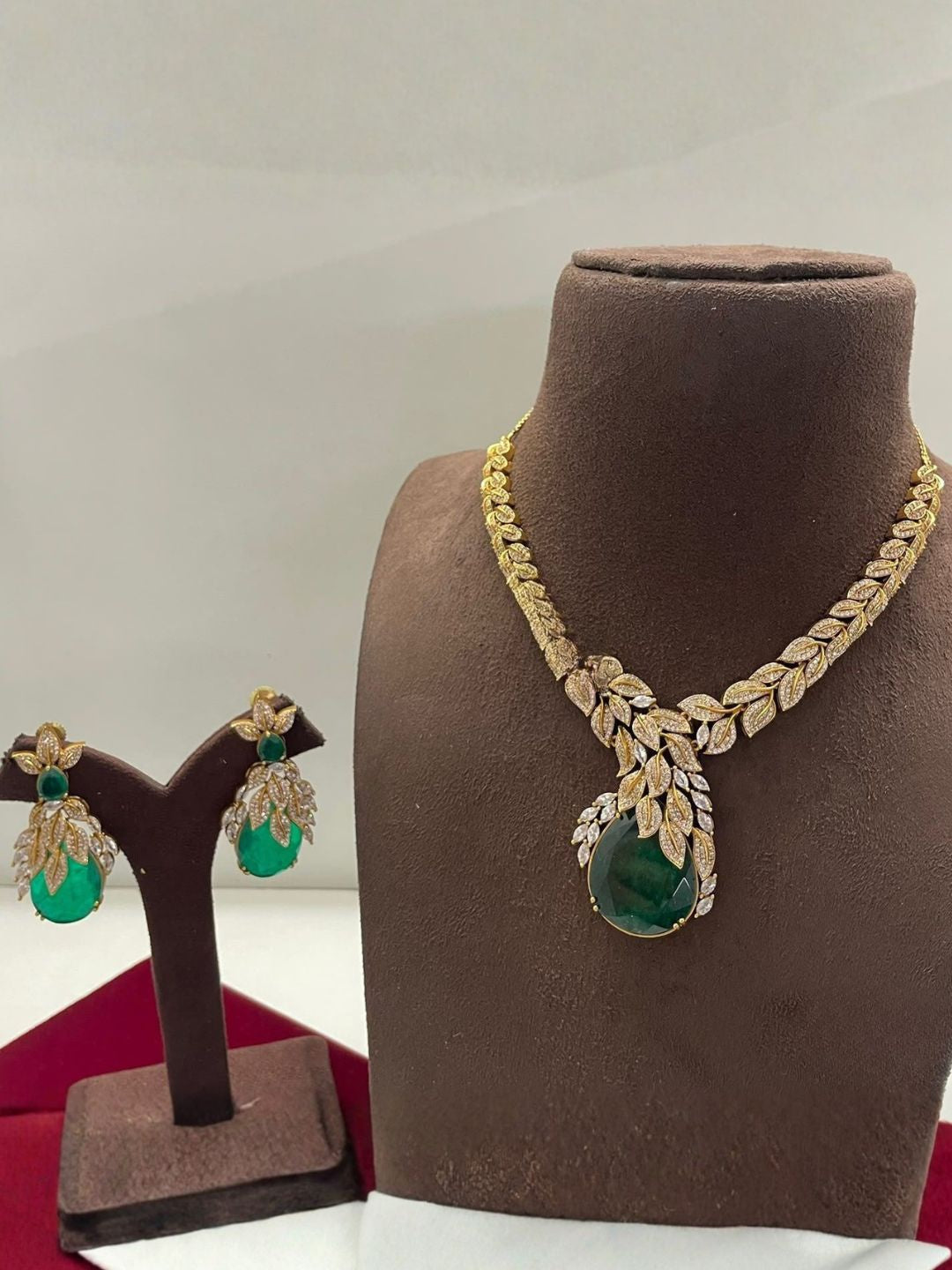 Ishhaara Designer Green Doublet Stone Necklace Set