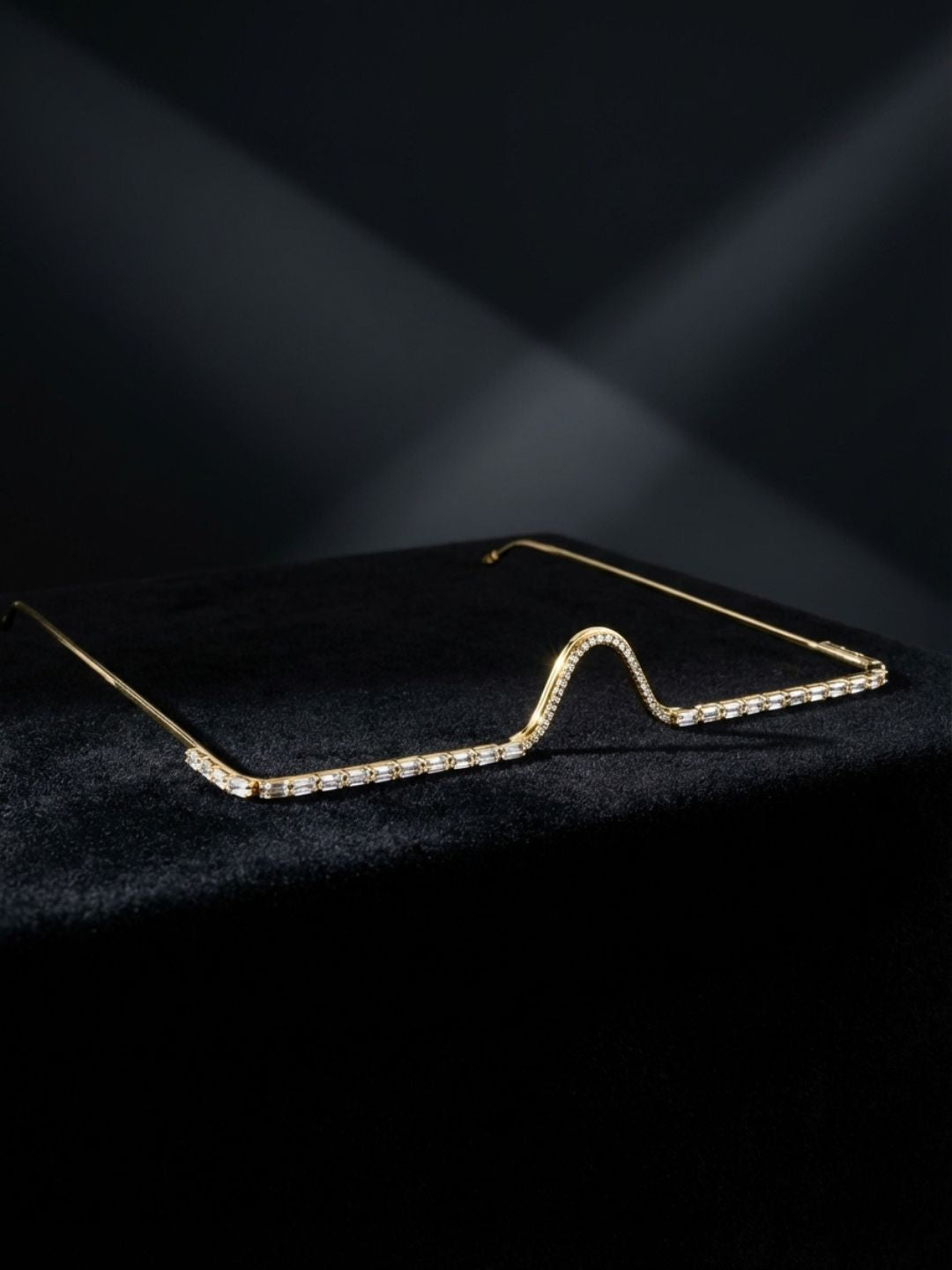 Ishhaara Diamond Studded Trendy Facelets