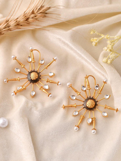 Ishhaara Diamond Sunburst Two Tonned Stud Earring