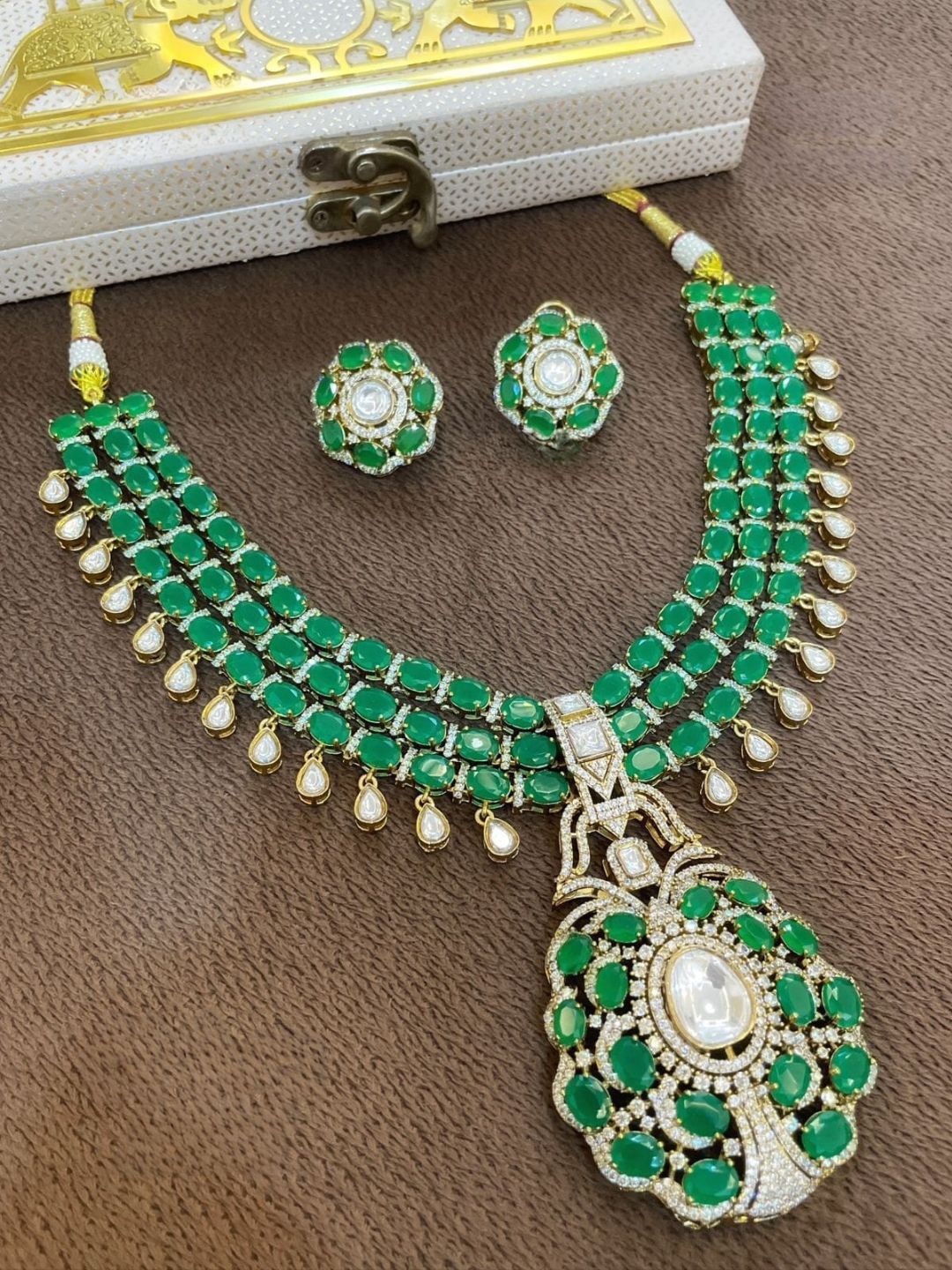 Ishhaara Diamonds Designer Necklace And Earring Set