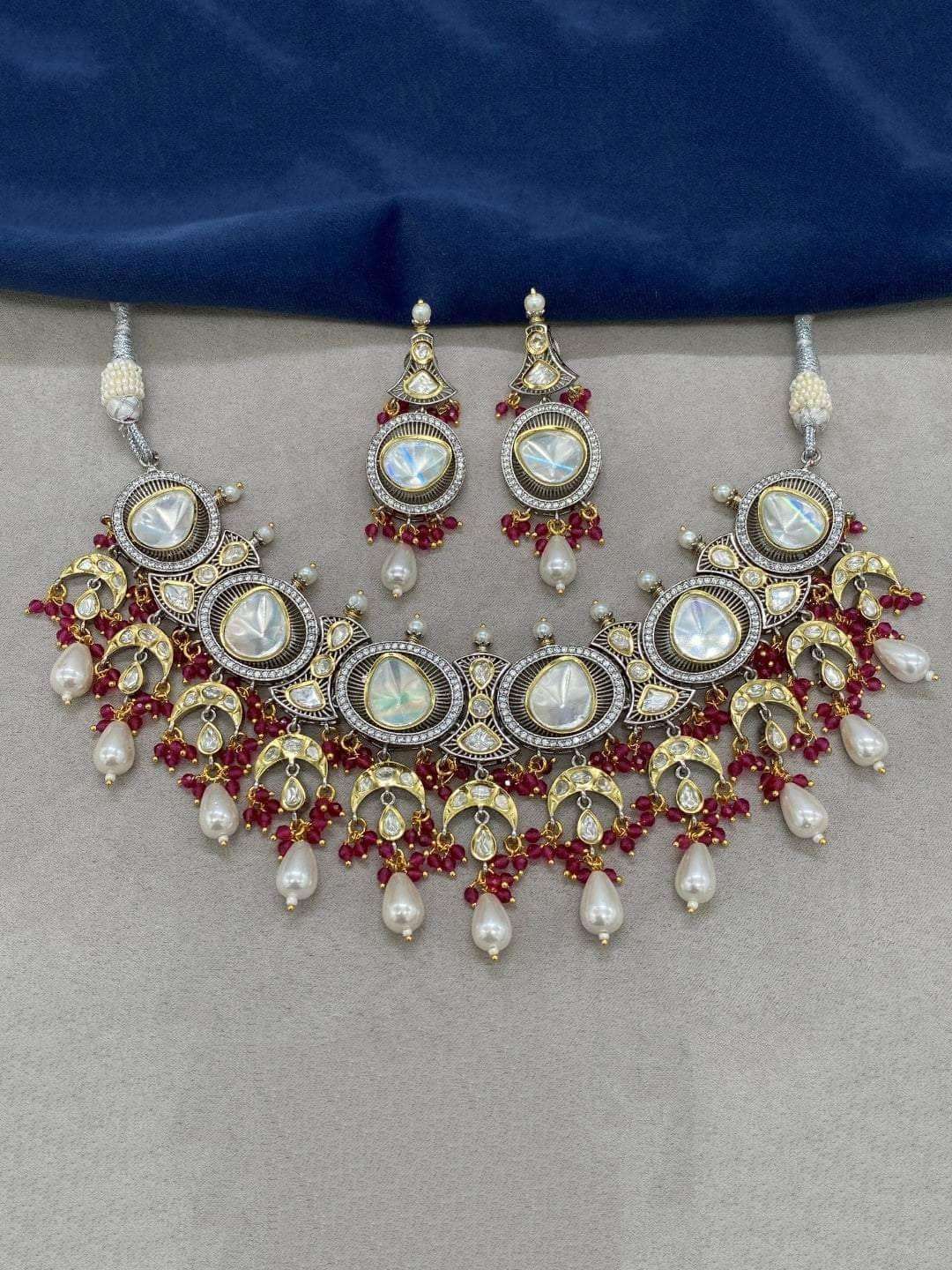 Ishhaara Divine Stone Necklace Set