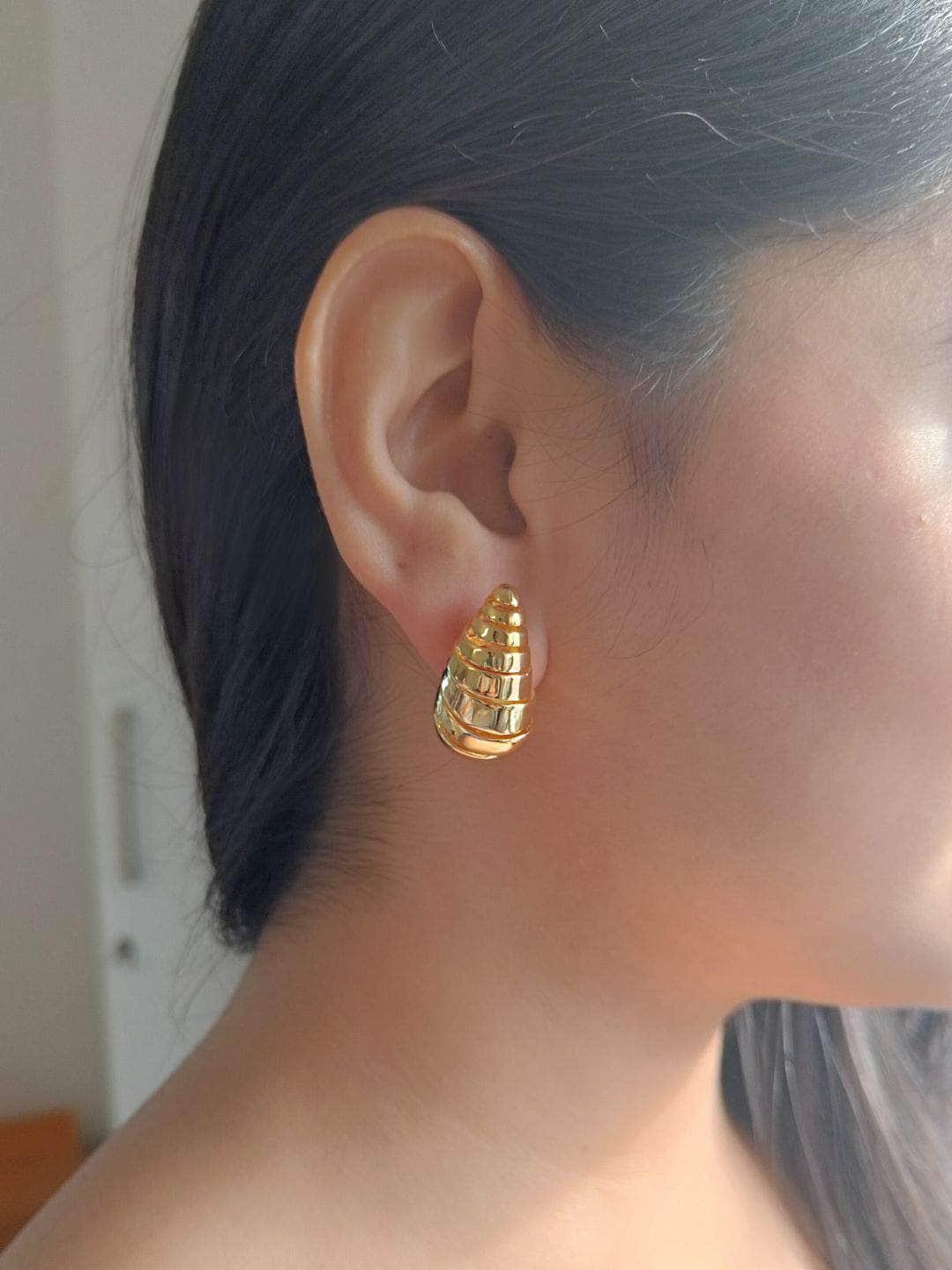 Ishhaara Dome Drop Earrings Gold