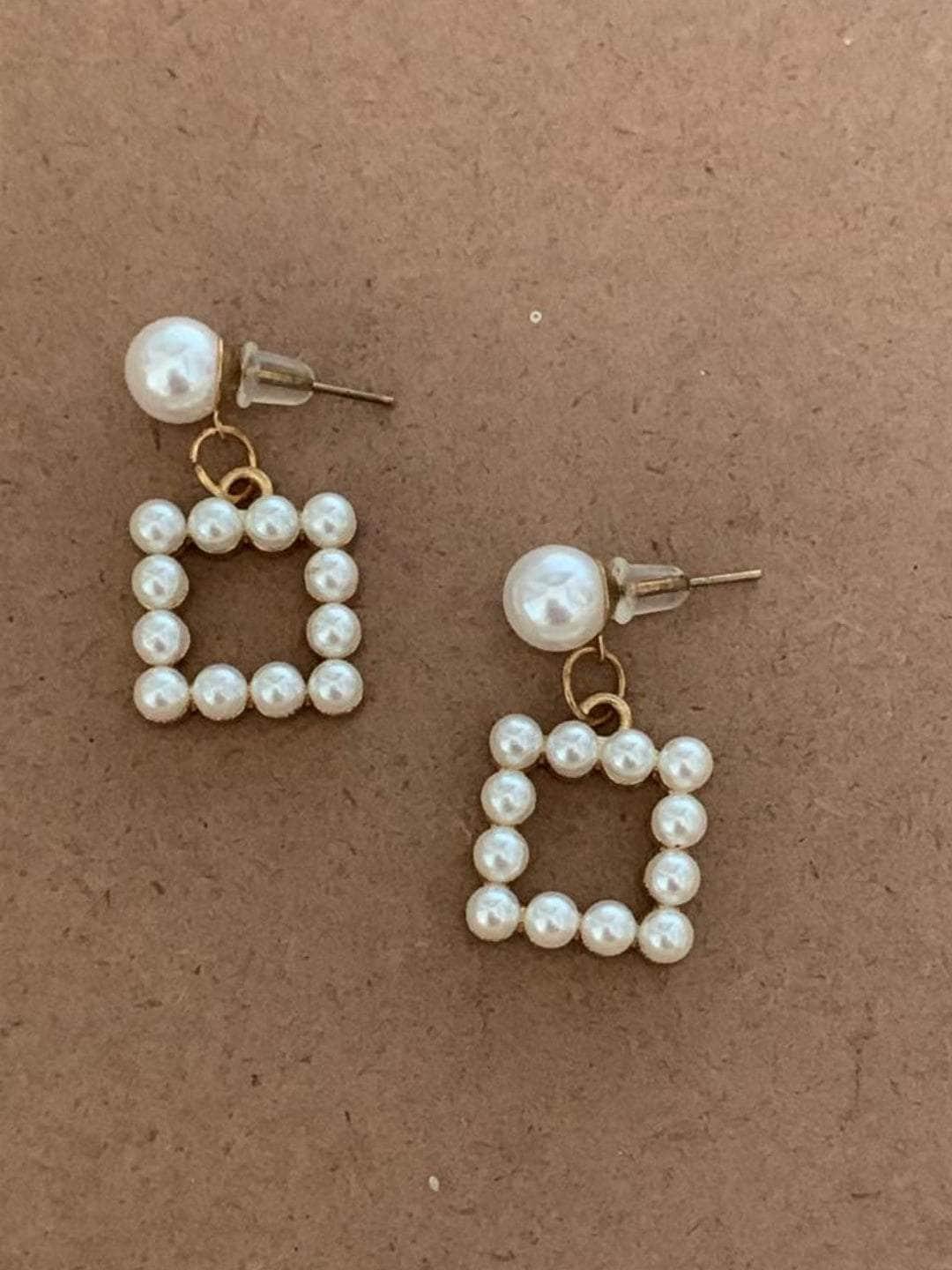 Ishhaara Dot In Square Peal Earrings
