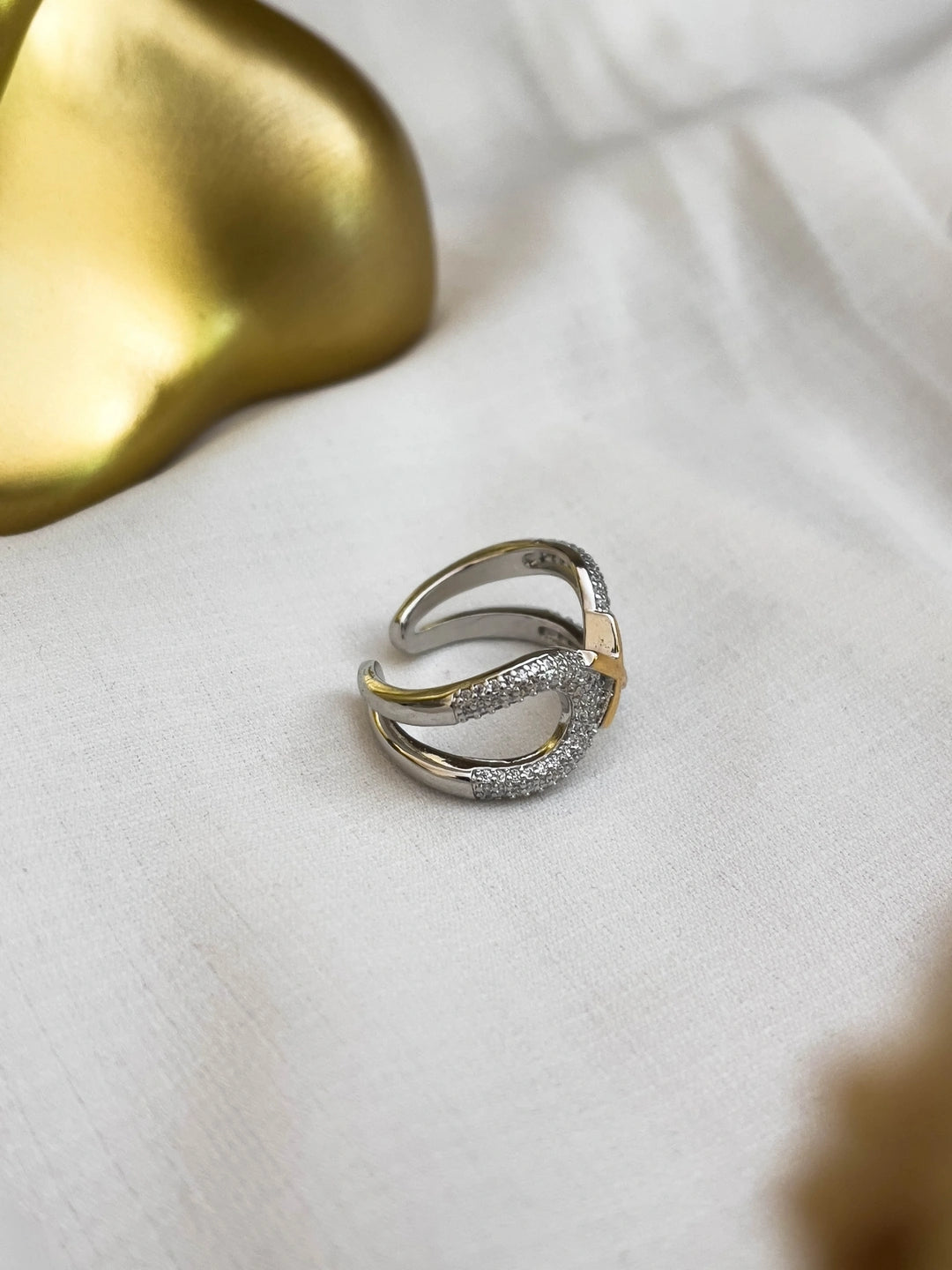 Ishhaara Double Knot Diamond Ring