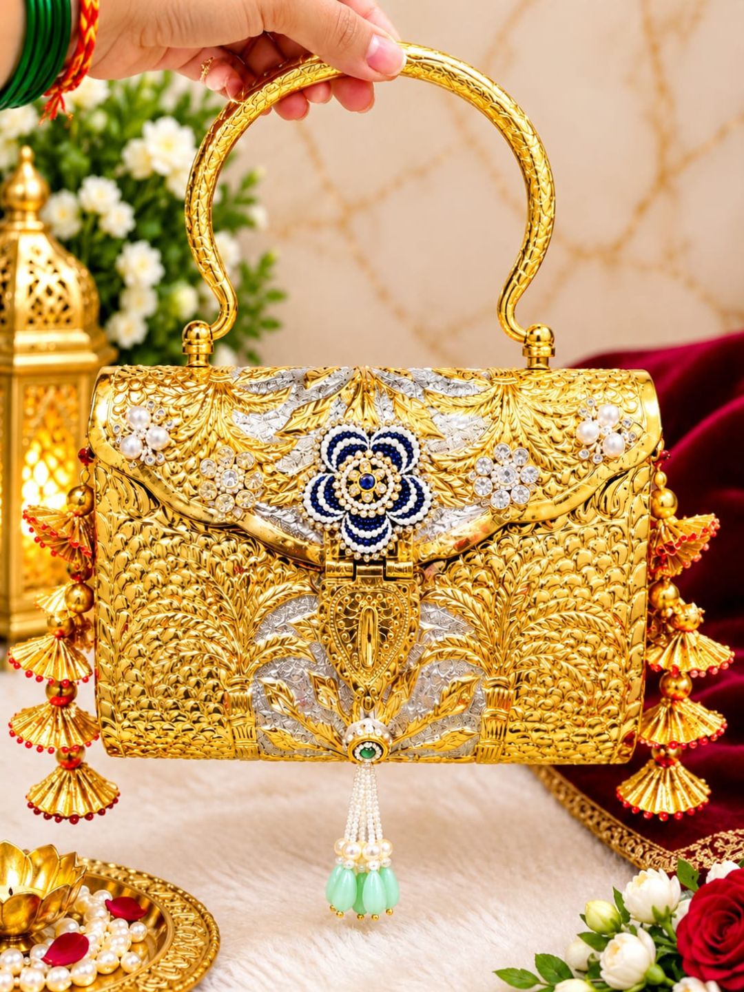 Ishhaara Double Tone Clutch Bag