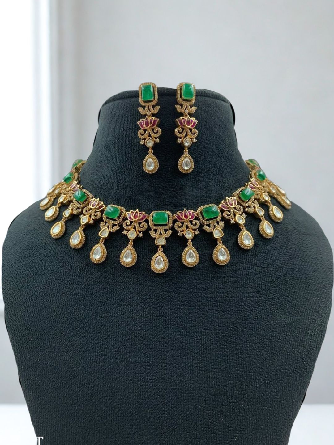 Ishhaara Doublet Uncut Moissanite Polki Necklace Set