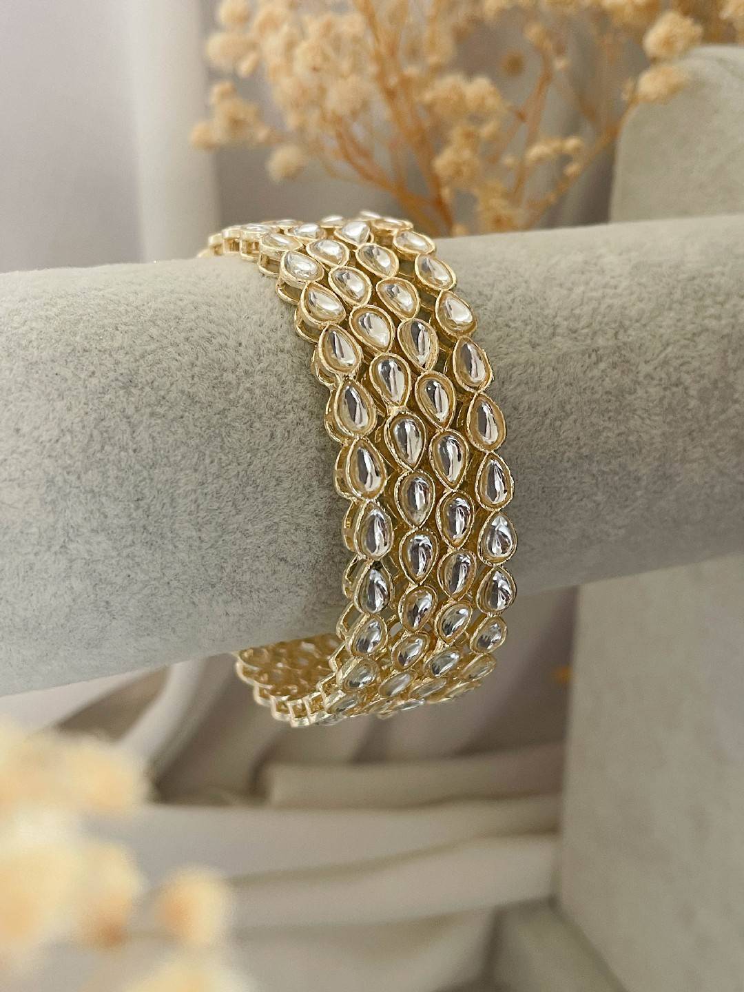 Ishhaara Drop Shaped Kundan Studded Bangles