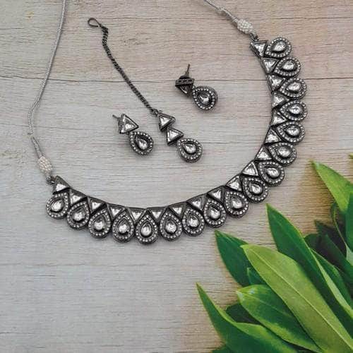 Ishhaara Drop Victorian Simple Necklace Set