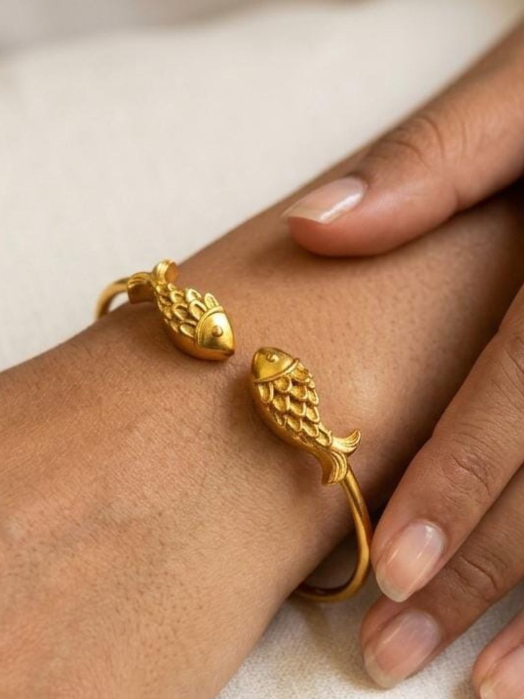 Ishhaara Dual Fish Openable Bracelet