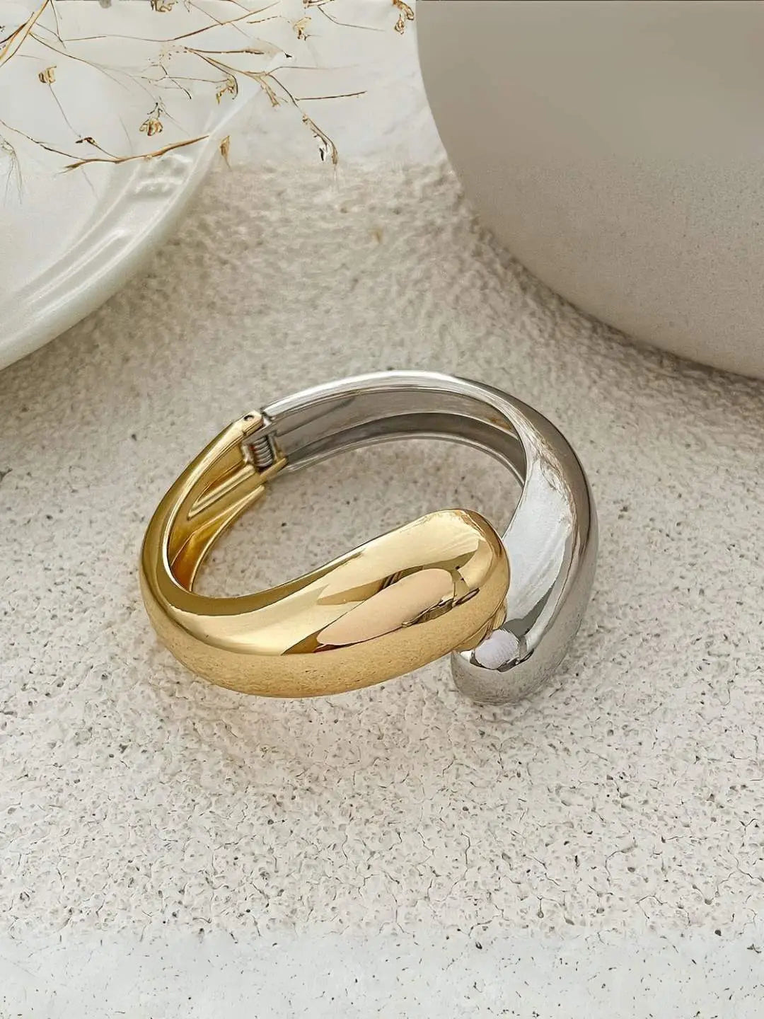 Ishhaara Dual Tone Water Droplet Handcuff