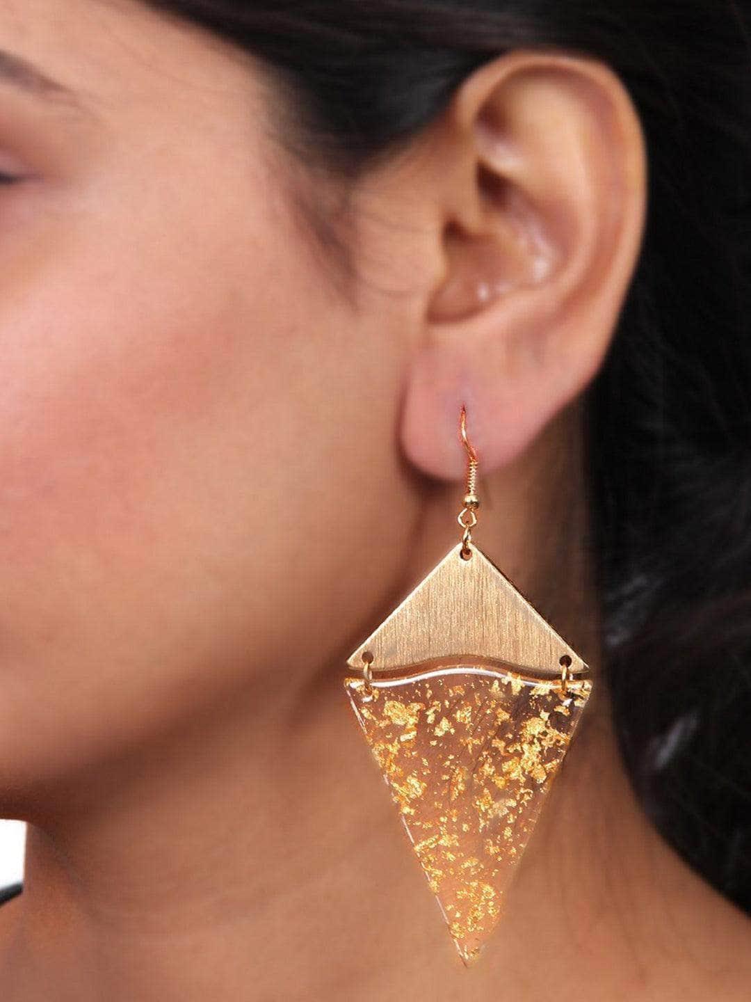 Ishhaara Dust Earrings Golden