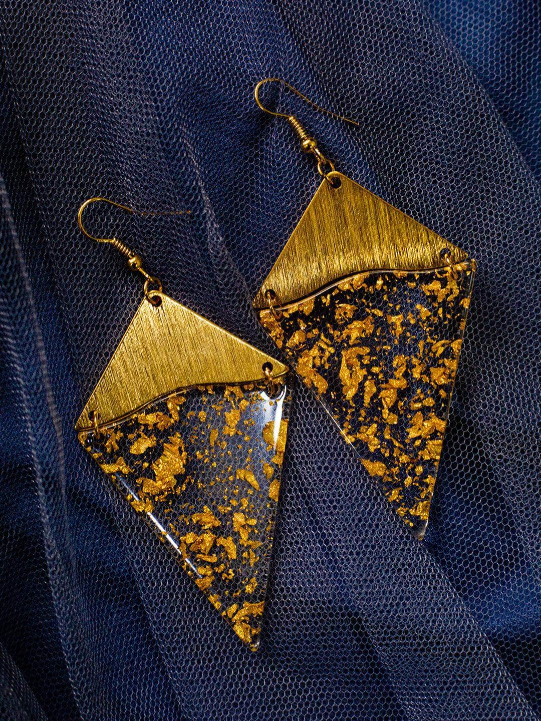 Ishhaara Dust Earrings - Golden