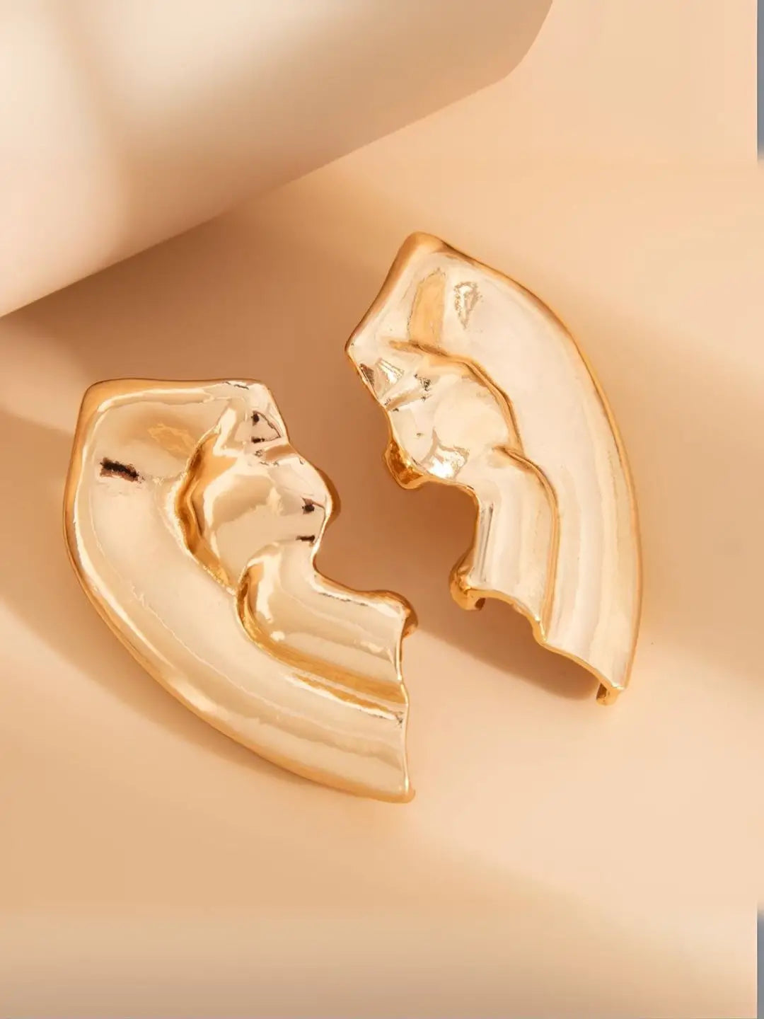 Ishhaara Ear Cap Earring