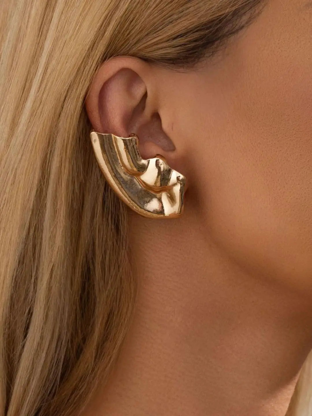 Ishhaara Ear Cap Earring