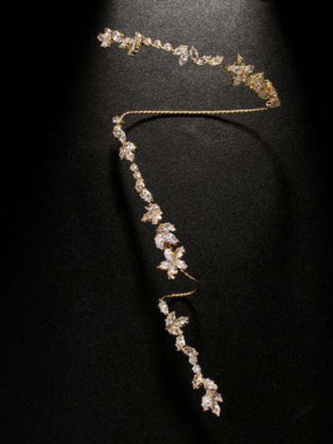 Ishhaara Elara Hand Vine