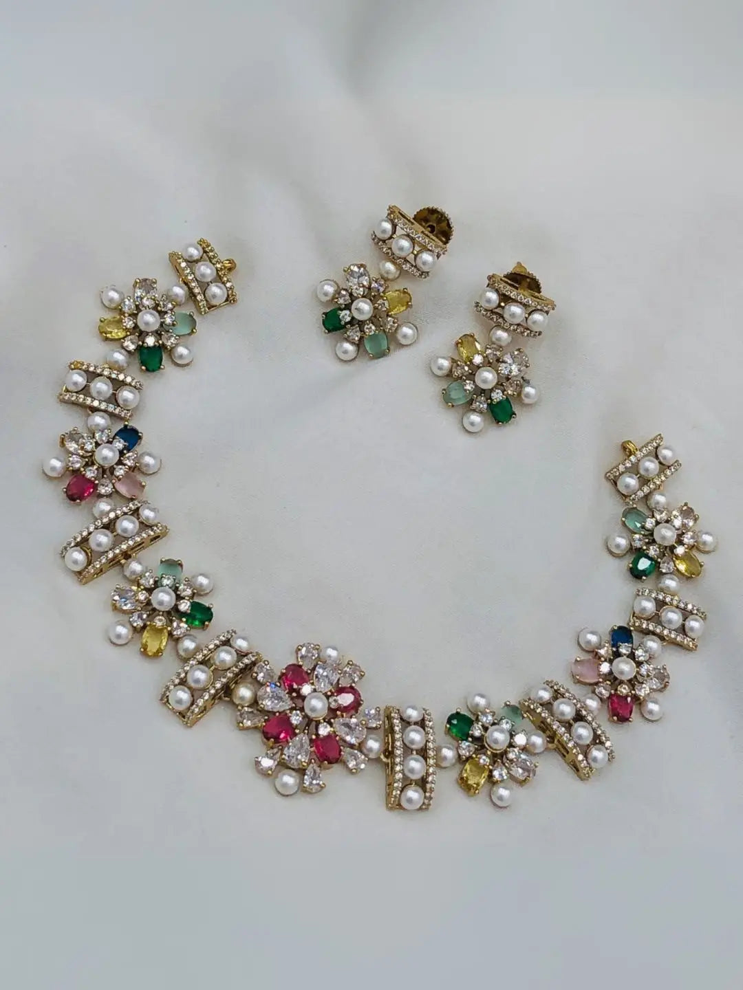 Ishhaara Elegant Blossom Multistone Studded Choker