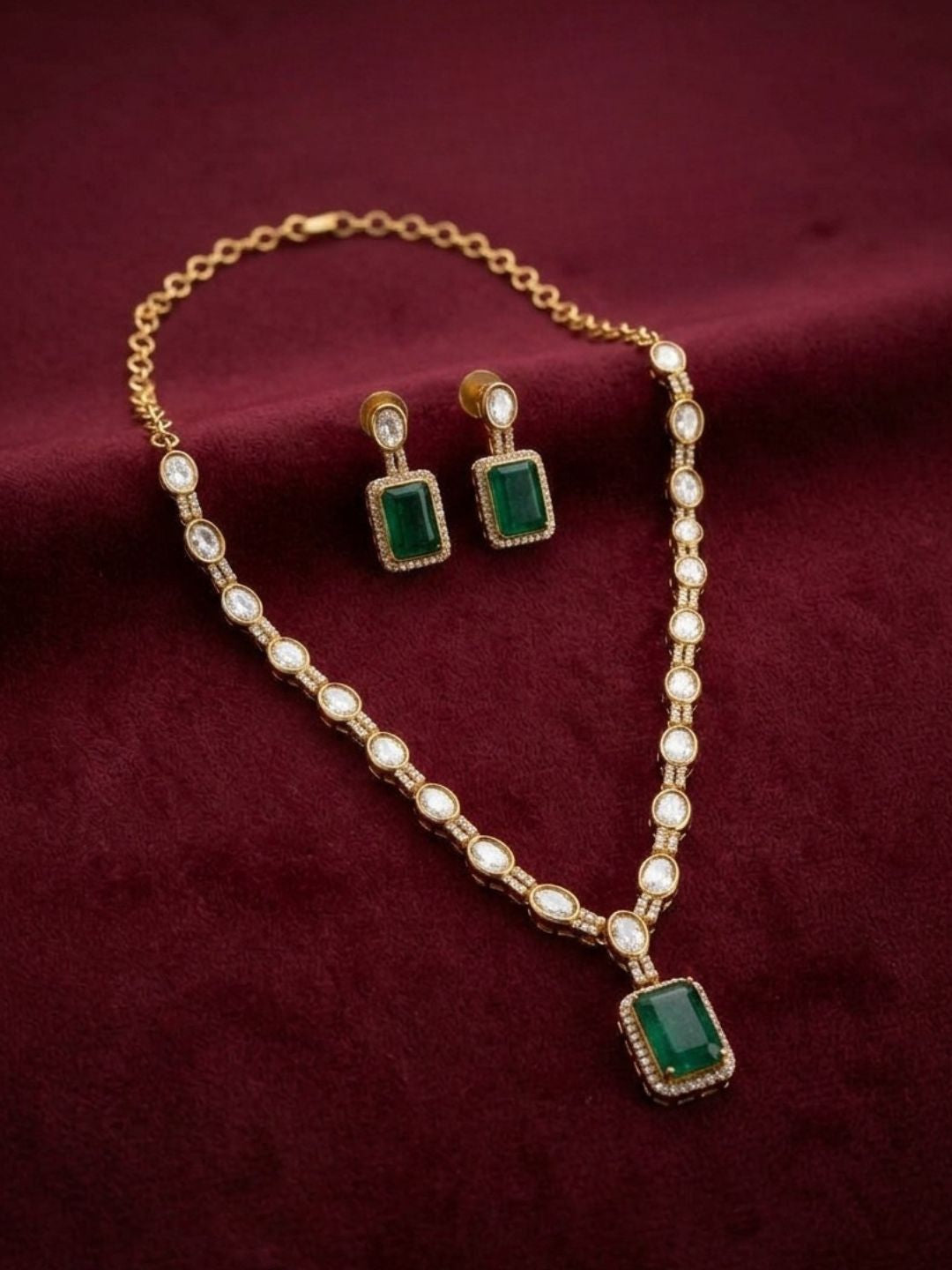 Ishhaara Elegant Classy Necklace Set