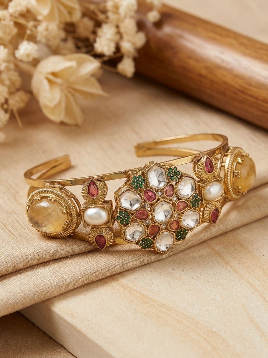Ishhaara Elegant Faux Gemstone Bracelet