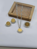 Ishhaara Elegant Golden Chain Locket Necklace