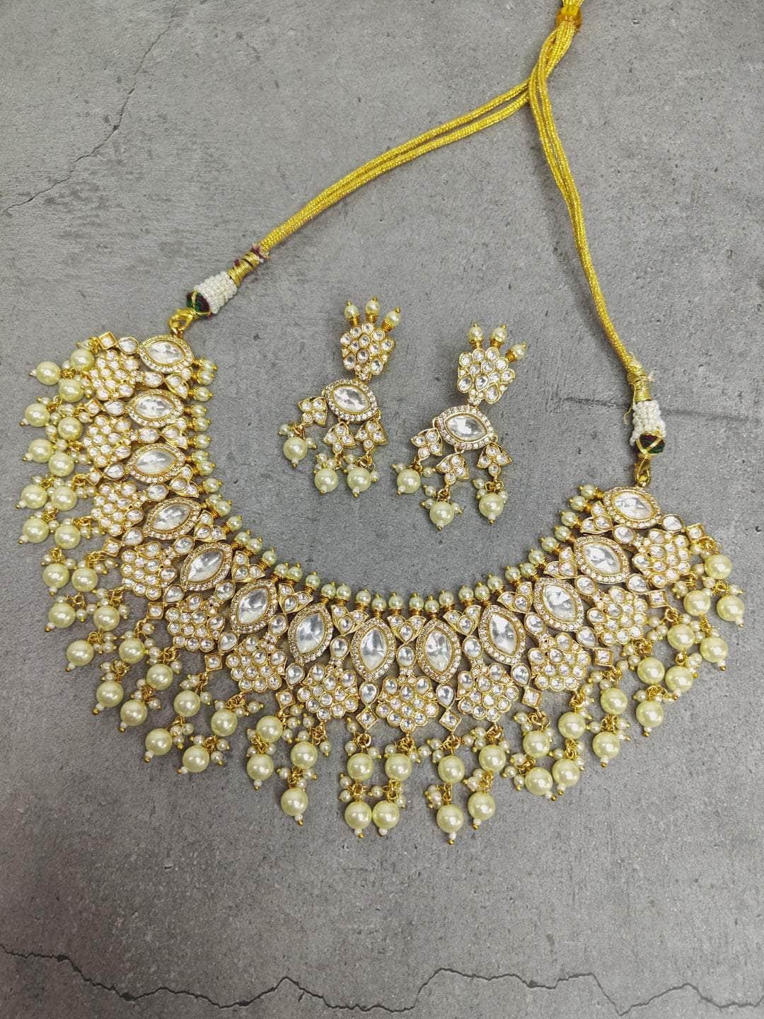 Ishhaara Elegant Kundan Necklace With Earrings Set