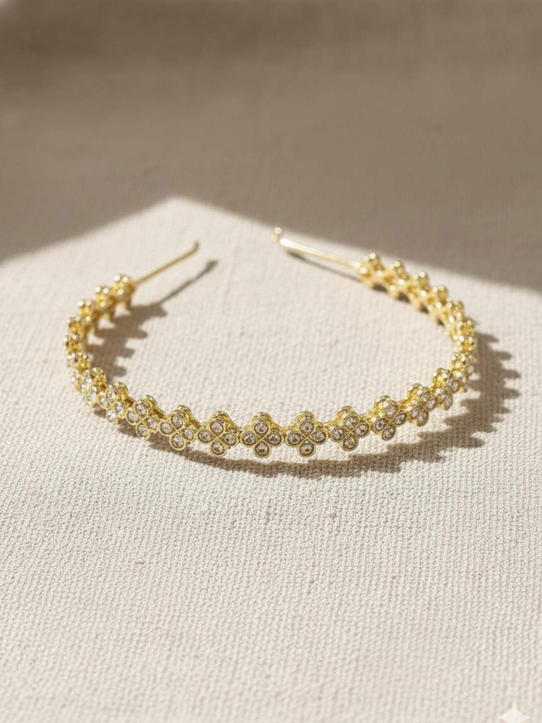 Ishhaara Elegant Kundan Studded Hairband