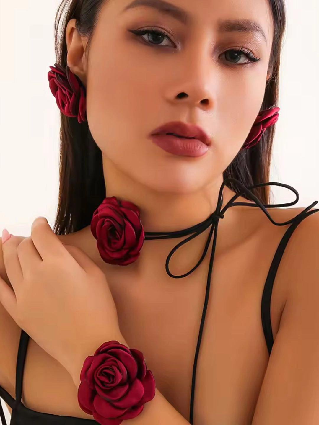 Ishhaara Elegant Lace Up Rope Chain Necklace