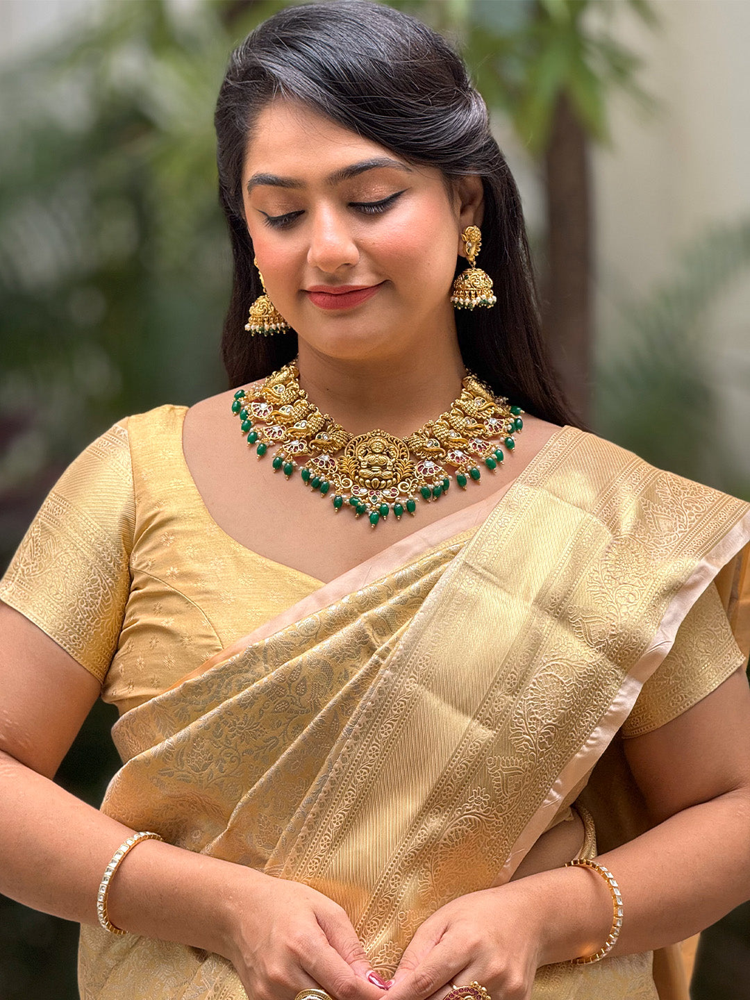 Ishhaara Elegant Laxmi Design Kemp Stone Pearls Necklace