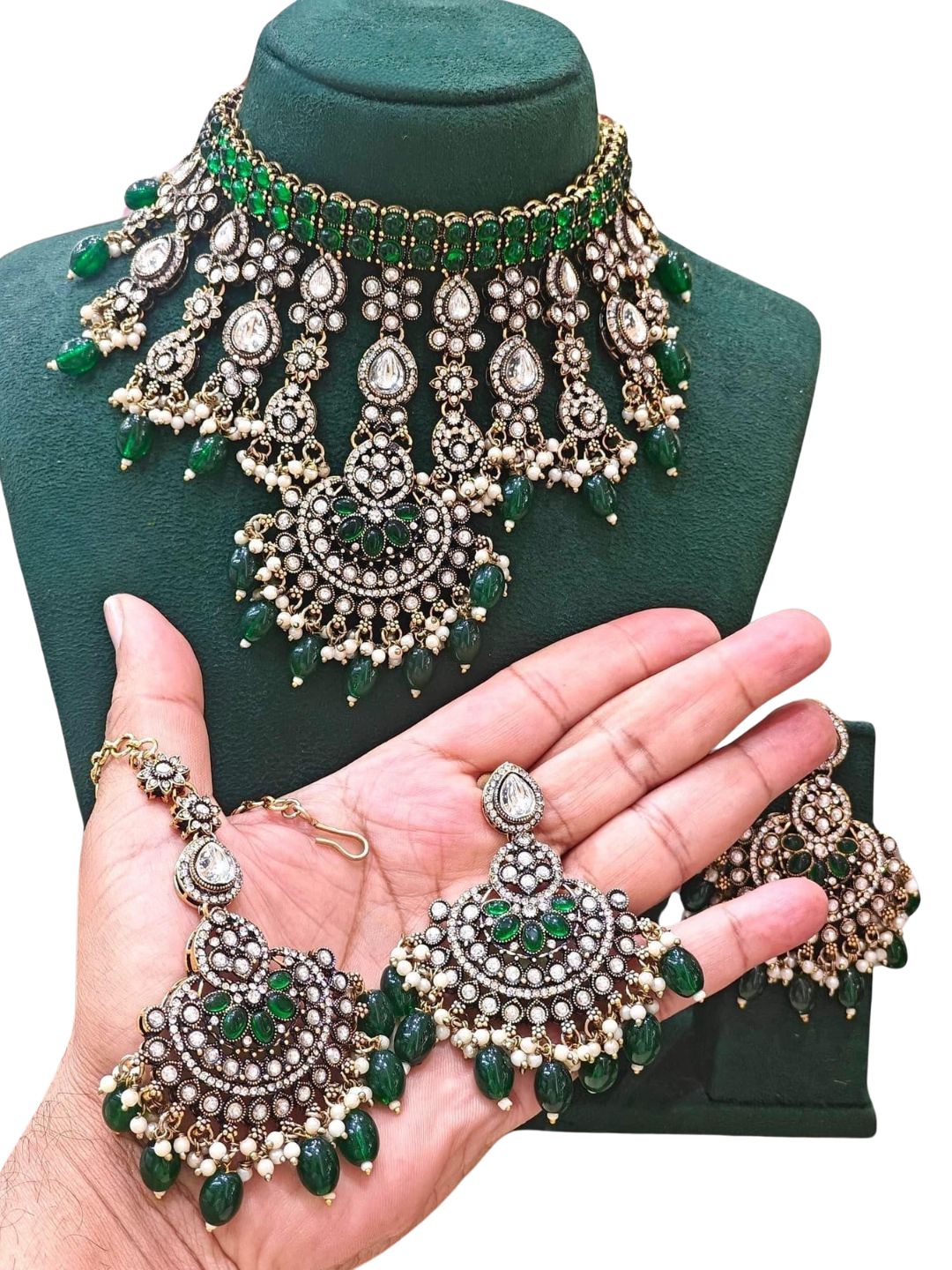 Ishhaara Elegant Moissanite And Kundan Choker With Side Pearls