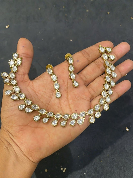 Ishhaara Elegant Moissanite Necklace