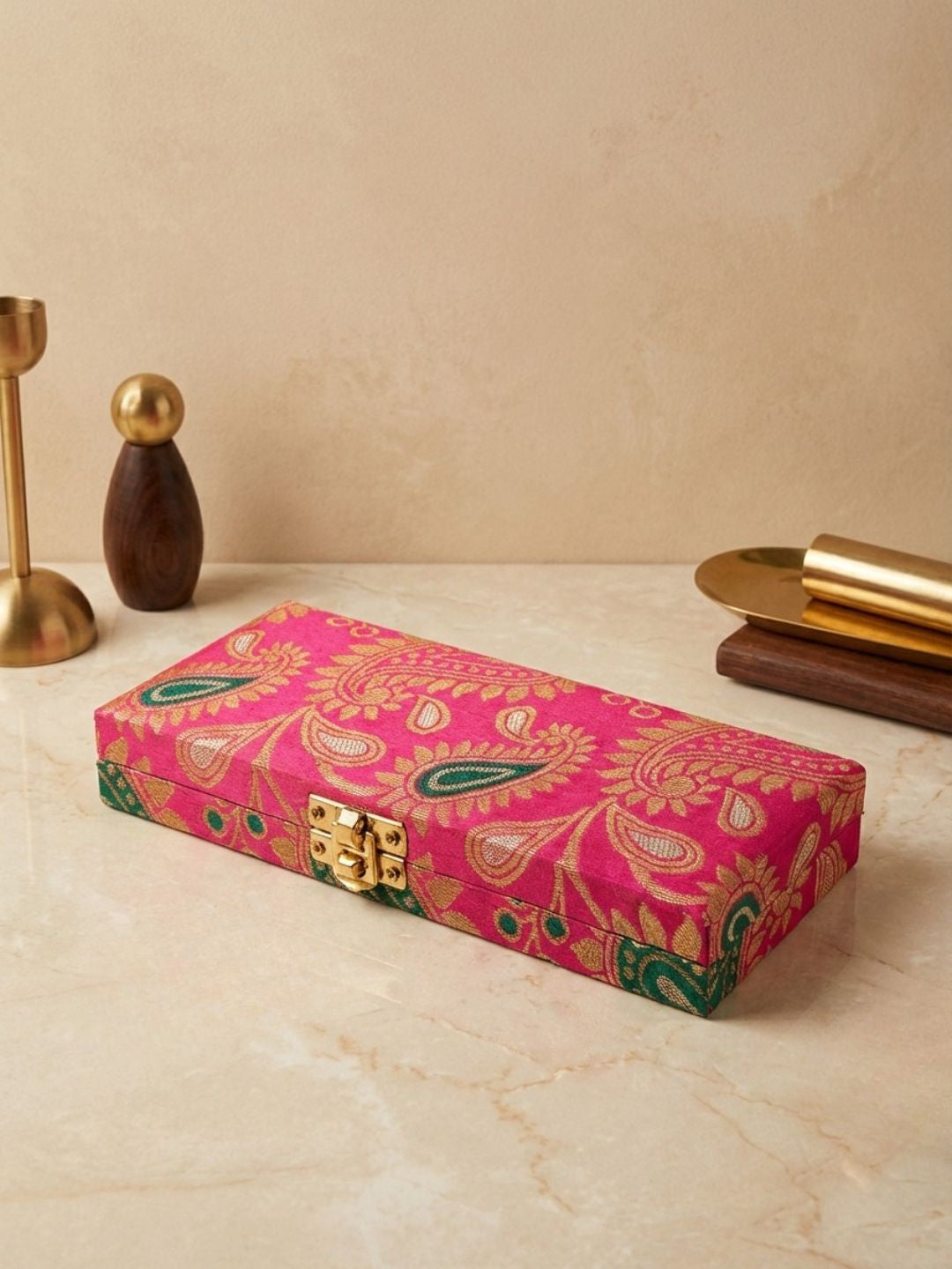 Ishhaara Elegant Motif Designed Shagun Box