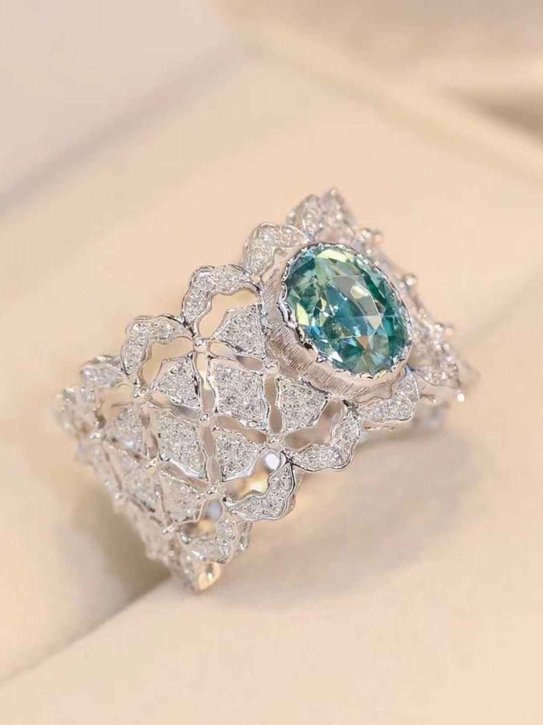 Ishhaara Elegant Oval Zircon Ring