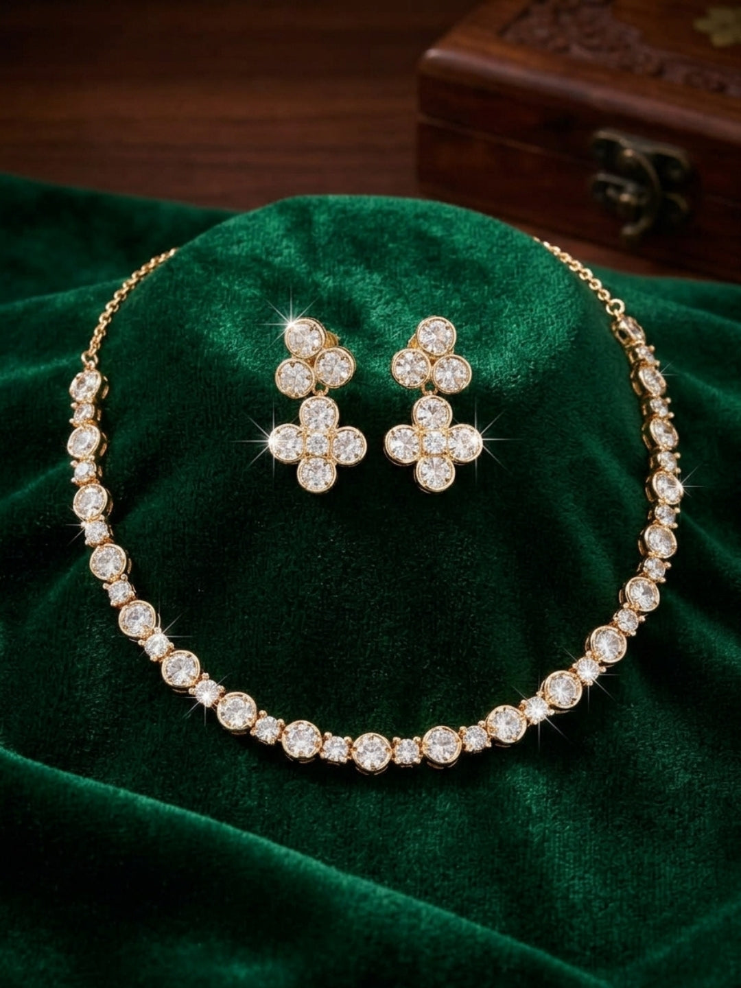 Ishhaara Elegant Polki Stone Studded Single Line Necklace
