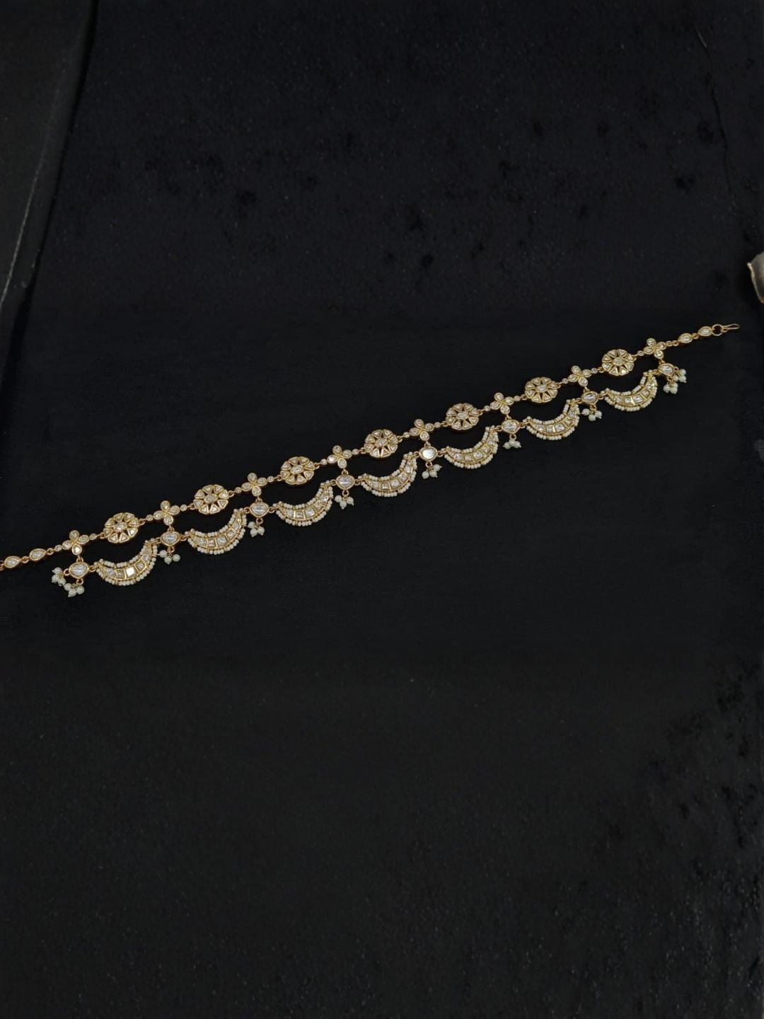 Ishhaara Elegant Polki Studded Mathapatti