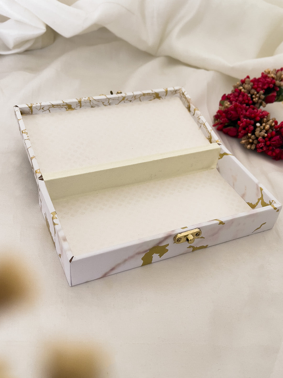 Ishhaara Elegant Shagun Box