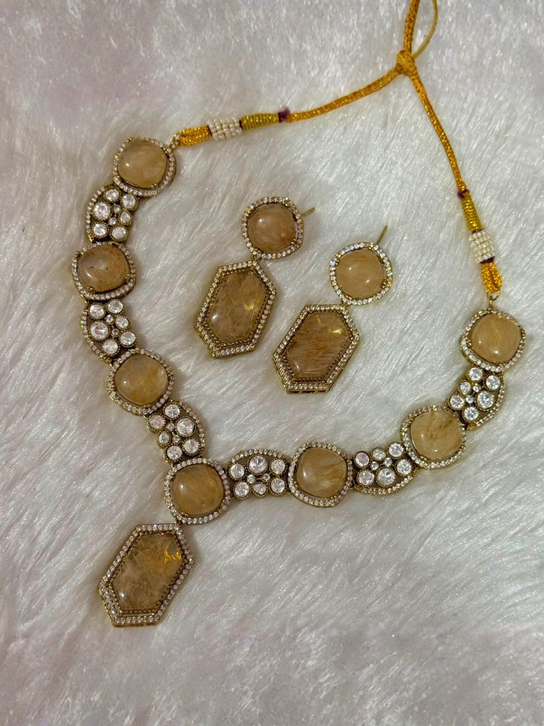 Ishhaara Elegant Stone Studded Necklace