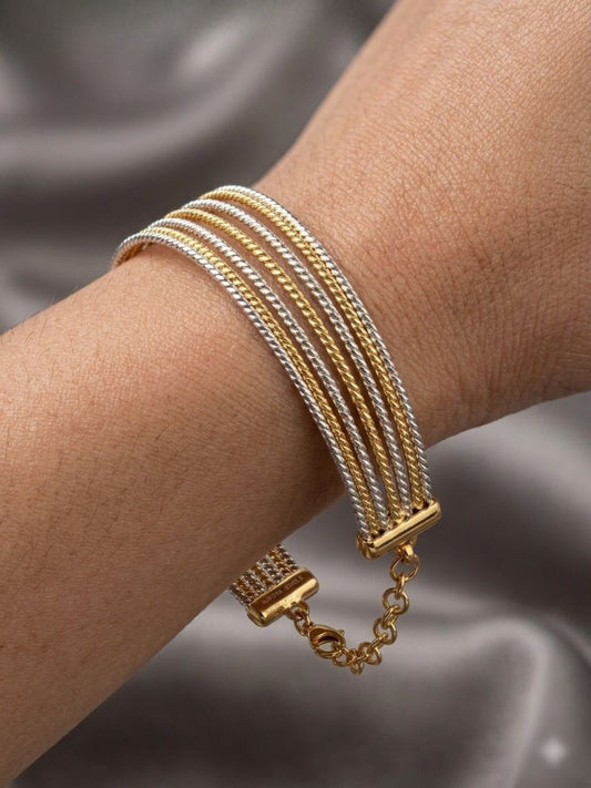 Ishhaara Elegant Striped Bold Bracelet