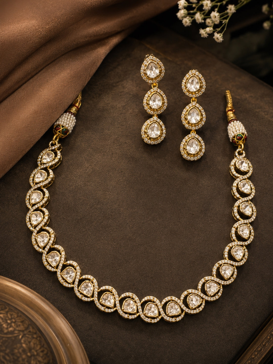 Ishhaara Elegant Uncut Kundan Choker Necklace